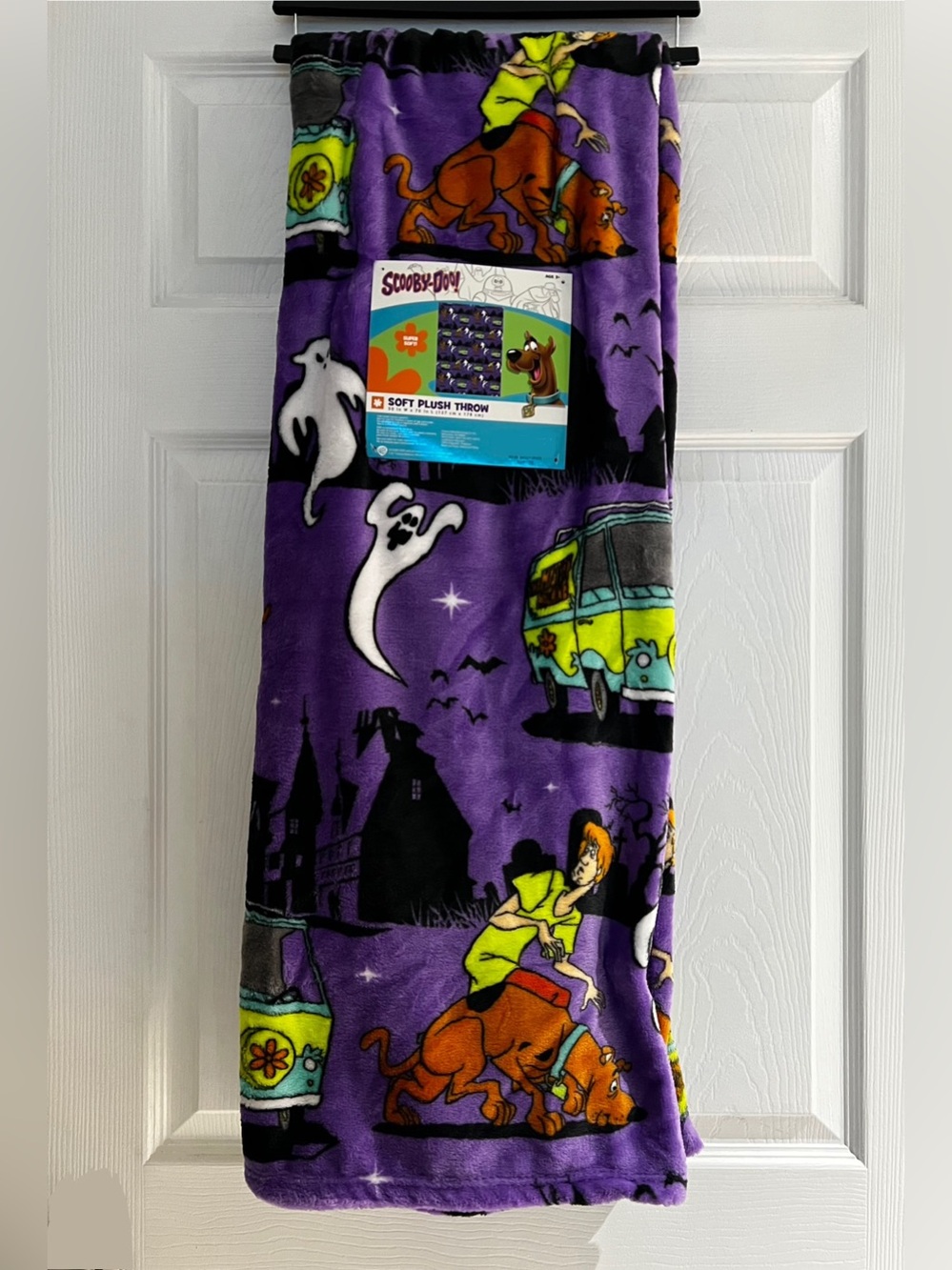 Scooby-Doo Halloween blanket NWT